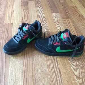 Nike 6.0 size 9
